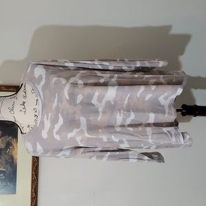 Studio B camo, hi-lo top